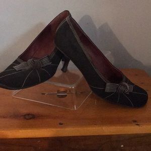FLEXISOLE/ SIZE 9 BLACKED HEELED SHOES